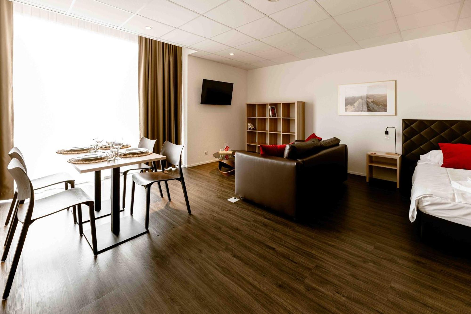 Los Lorentes Apartments Bern Airport Belp Eksteriør bilde