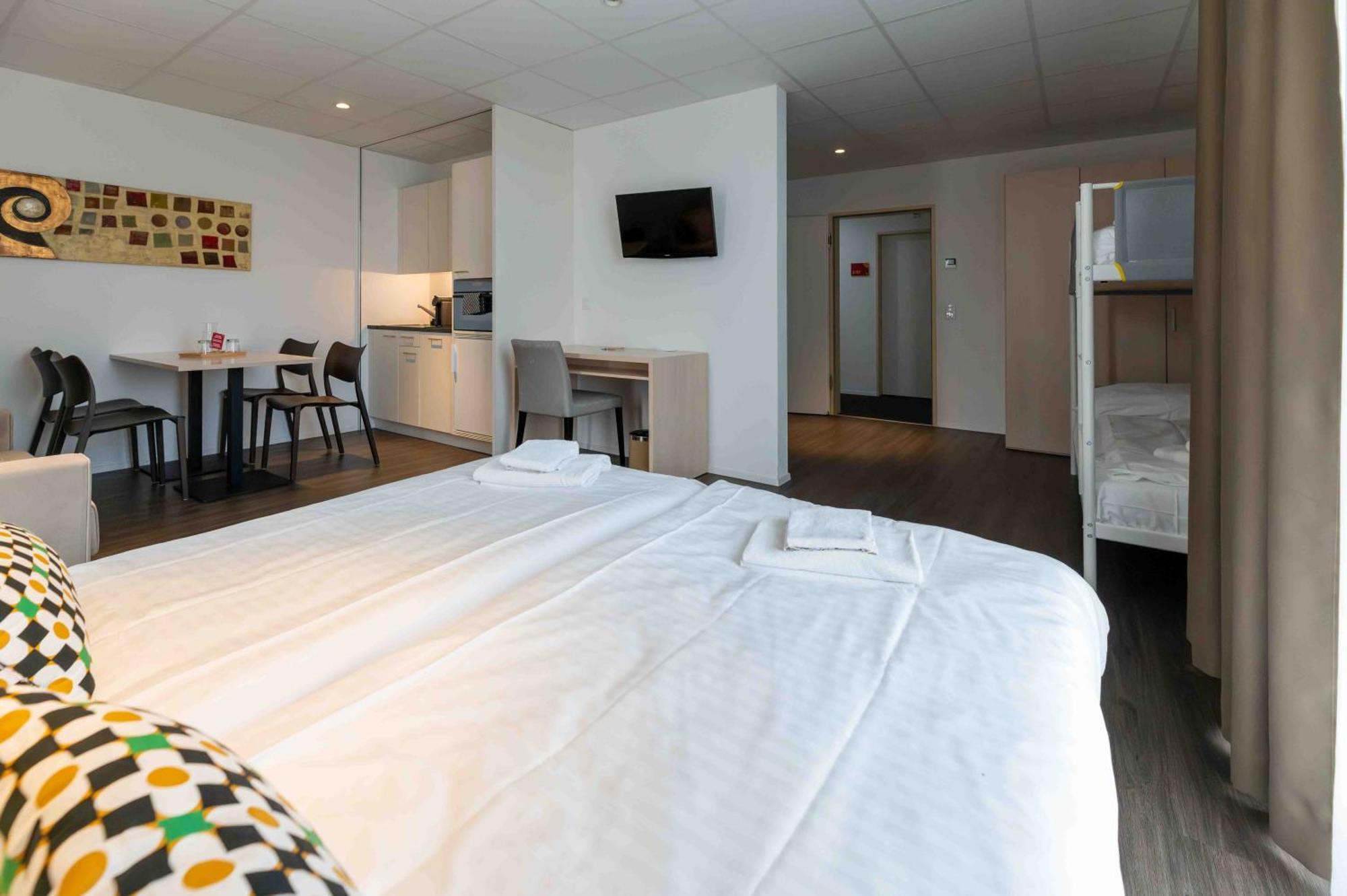Los Lorentes Apartments Bern Airport Belp Eksteriør bilde